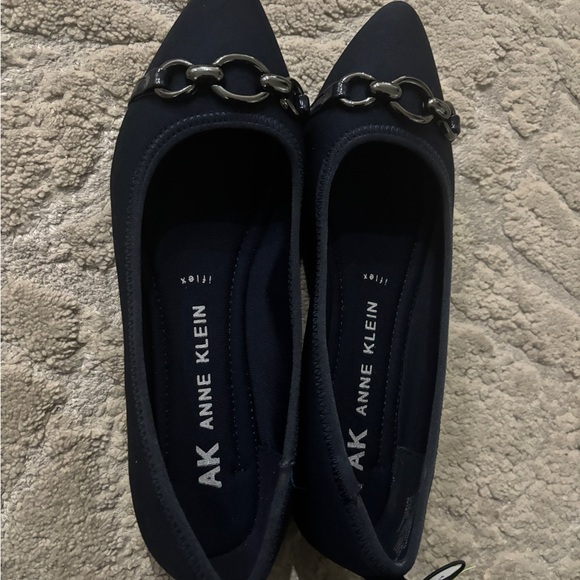 NWT Anne Klein Women's Navy Ballet Flats - Picture 4 of 7